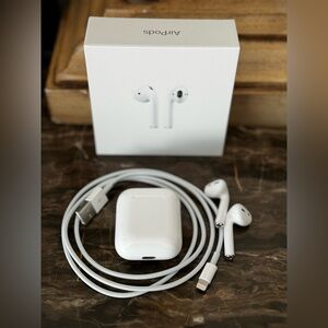 Apple AirPods 2nd Generation